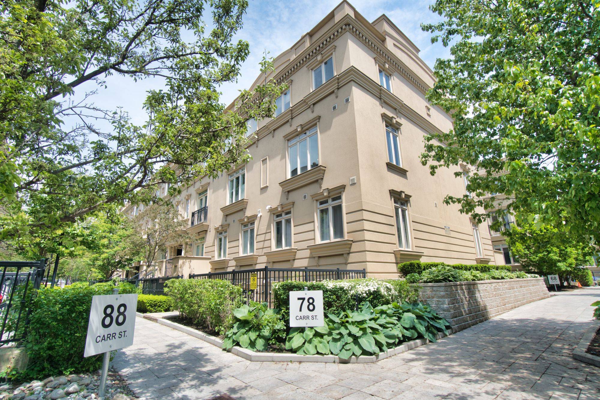 78 CARR ST #TH 21, Toronto C01, ON M5T 1B7