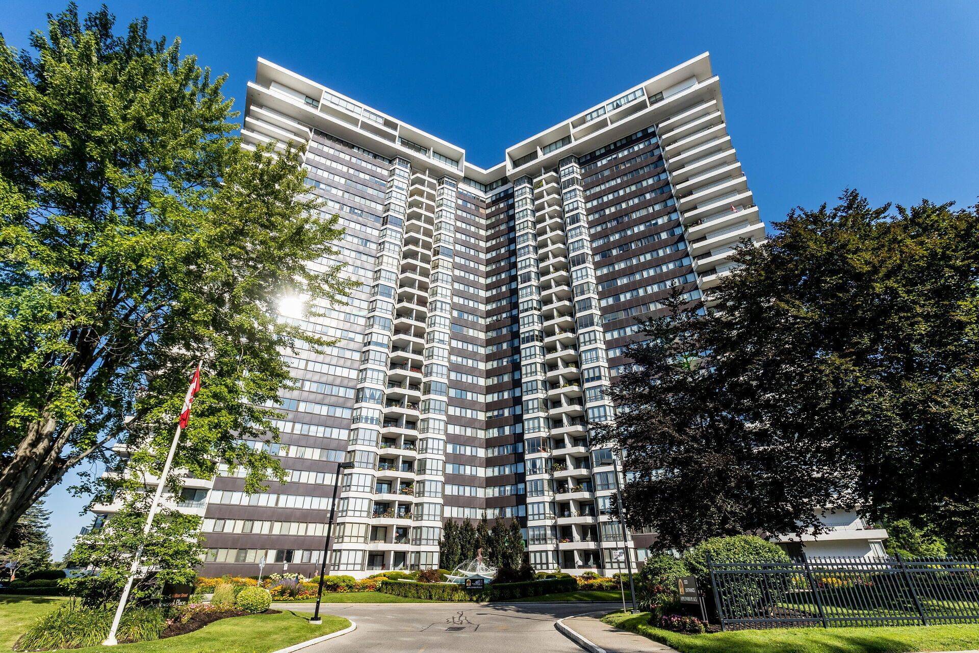 1333 Bloor ST #PH11, Mississauga, ON L4Y 3T6