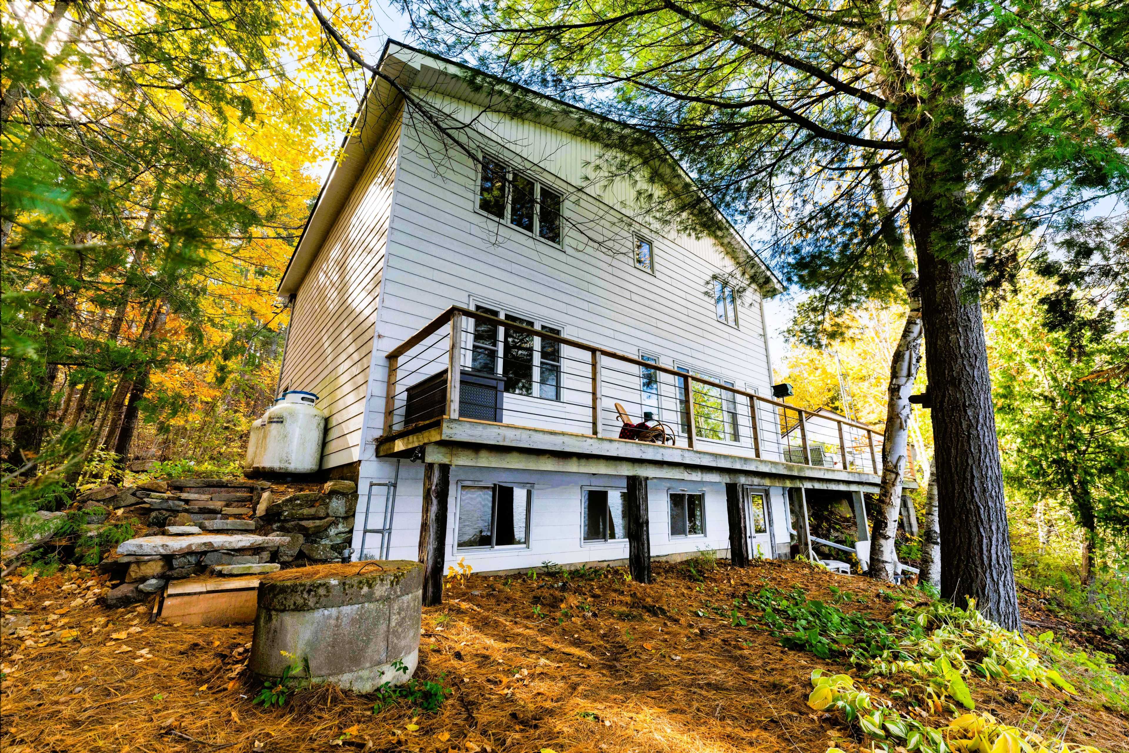 Madawaska Valley, ON K0J 1B0,88 Chris Mullin LN