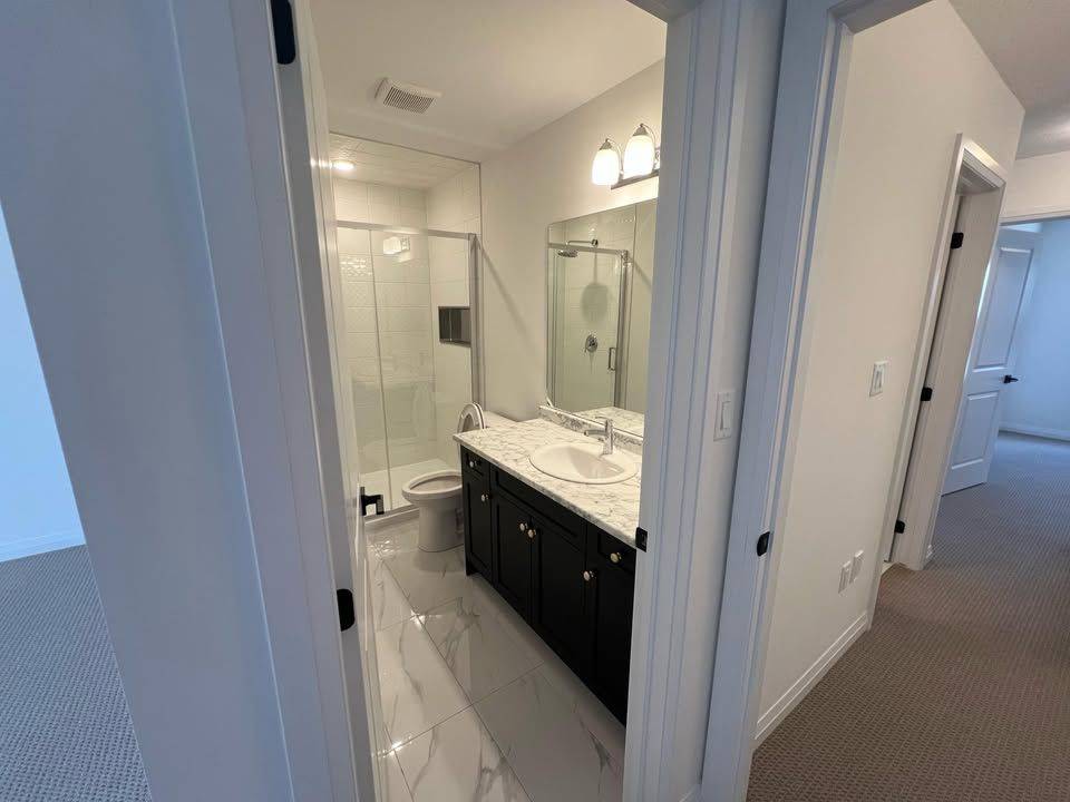 Lincoln, ON L3J 2J6,4040 Mountain ST #63