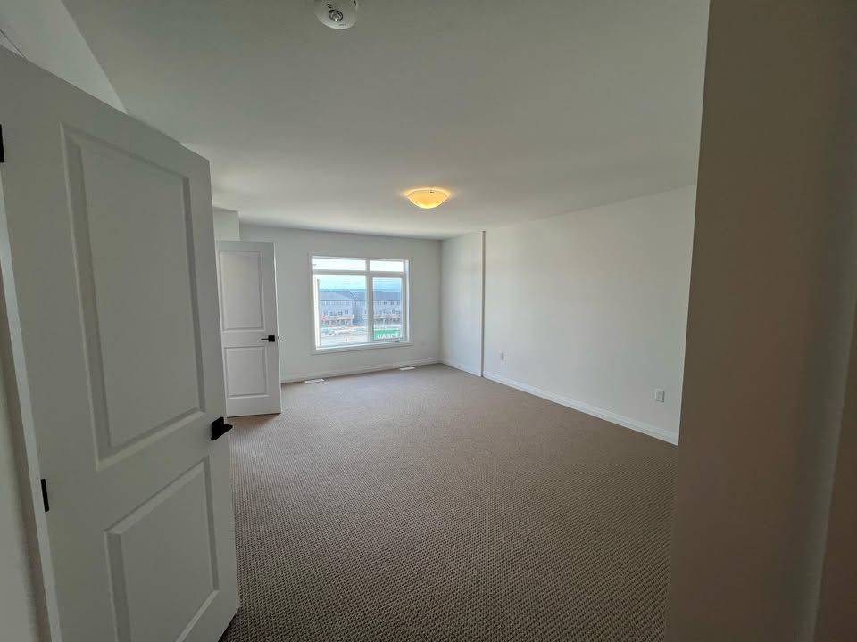Lincoln, ON L3J 2J6,4040 Mountain ST #63