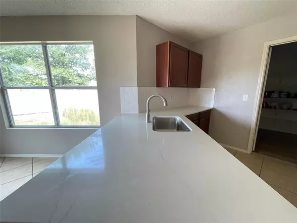 Ennis, TX 75119,1002 Richmond Drive