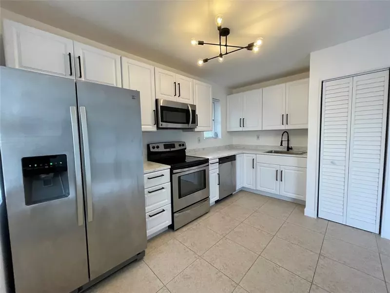4071 N Dixie Hwy #20, Oakland Park, FL 33334
