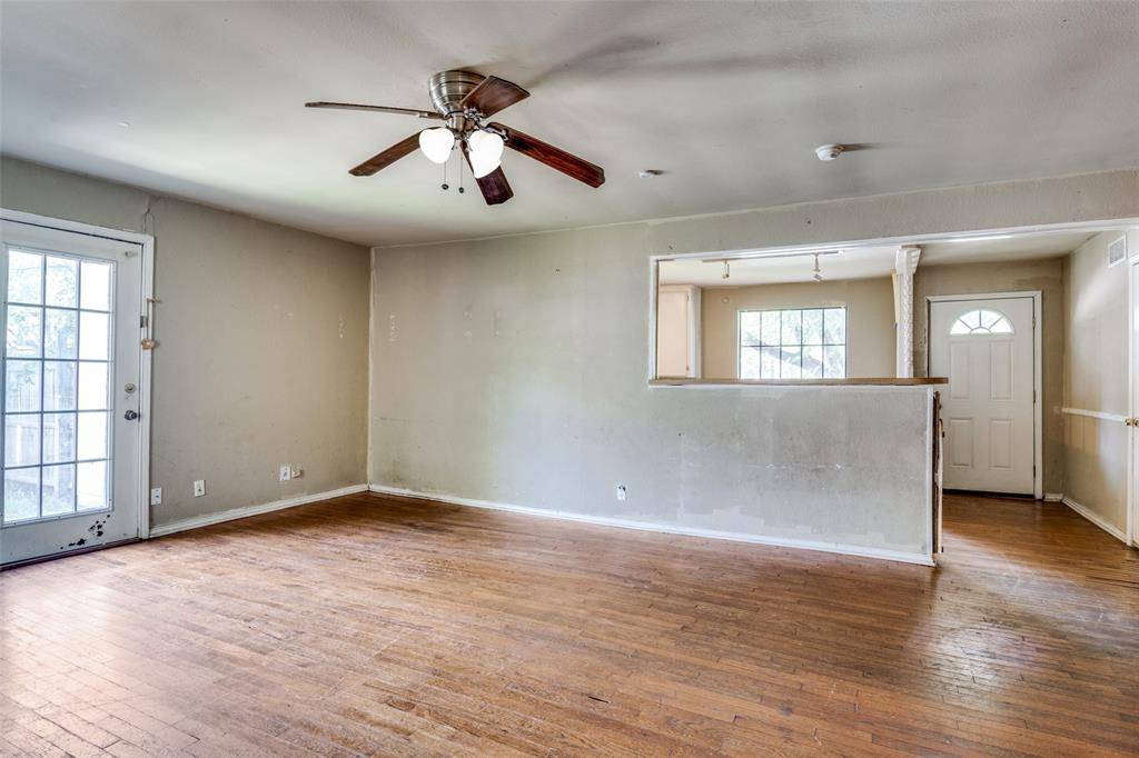 Terrell, TX 75160,711 W State Street