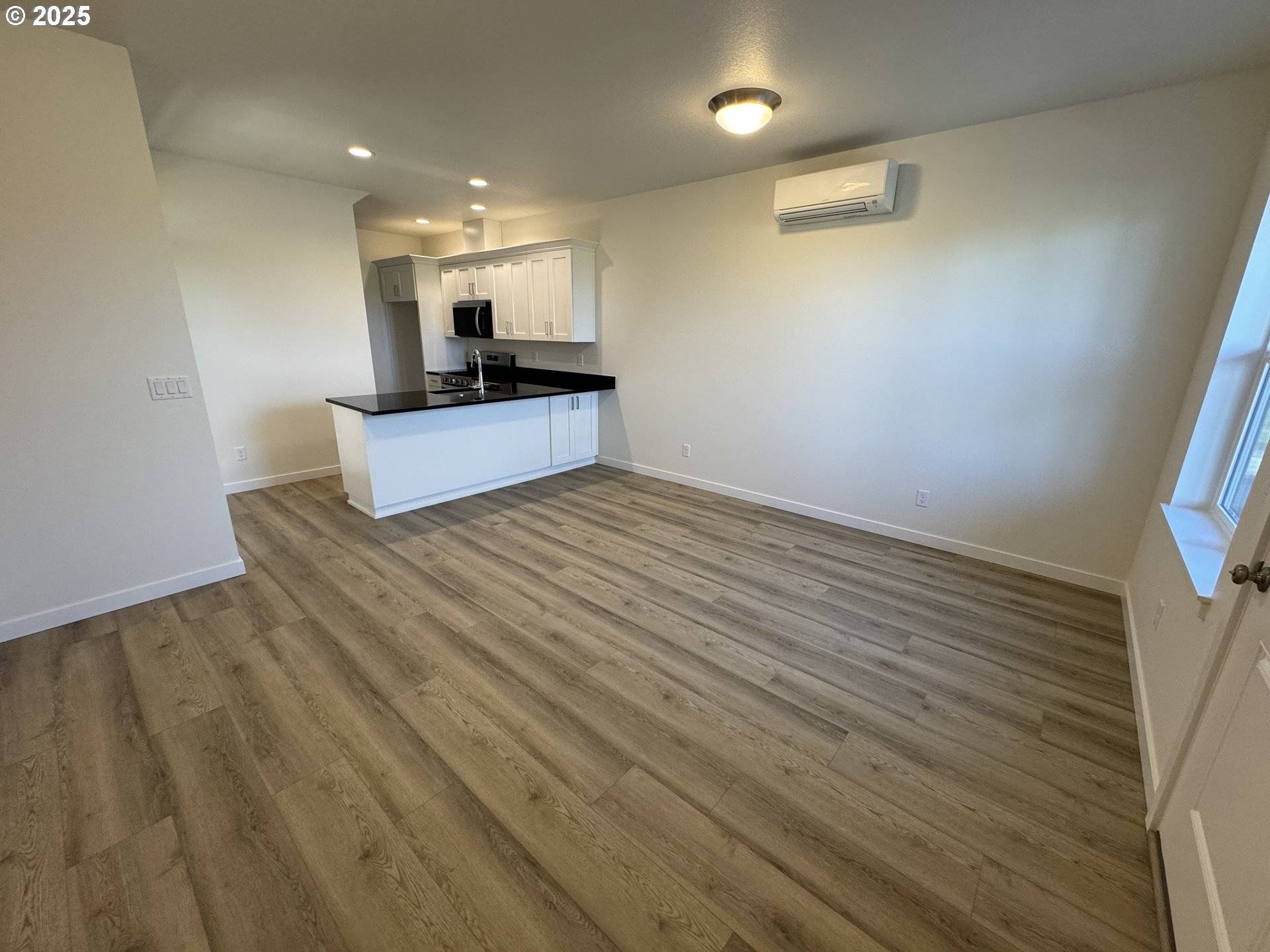 Dallas, OR 97338,365 SE Kitzmiller DR
