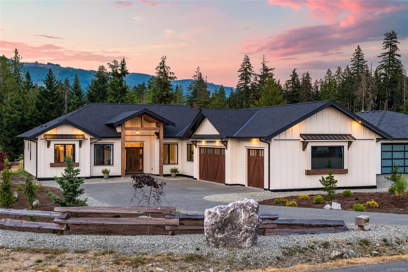 7260 Lakefront Dr, Lake Cowichan, BC V0R 3E1