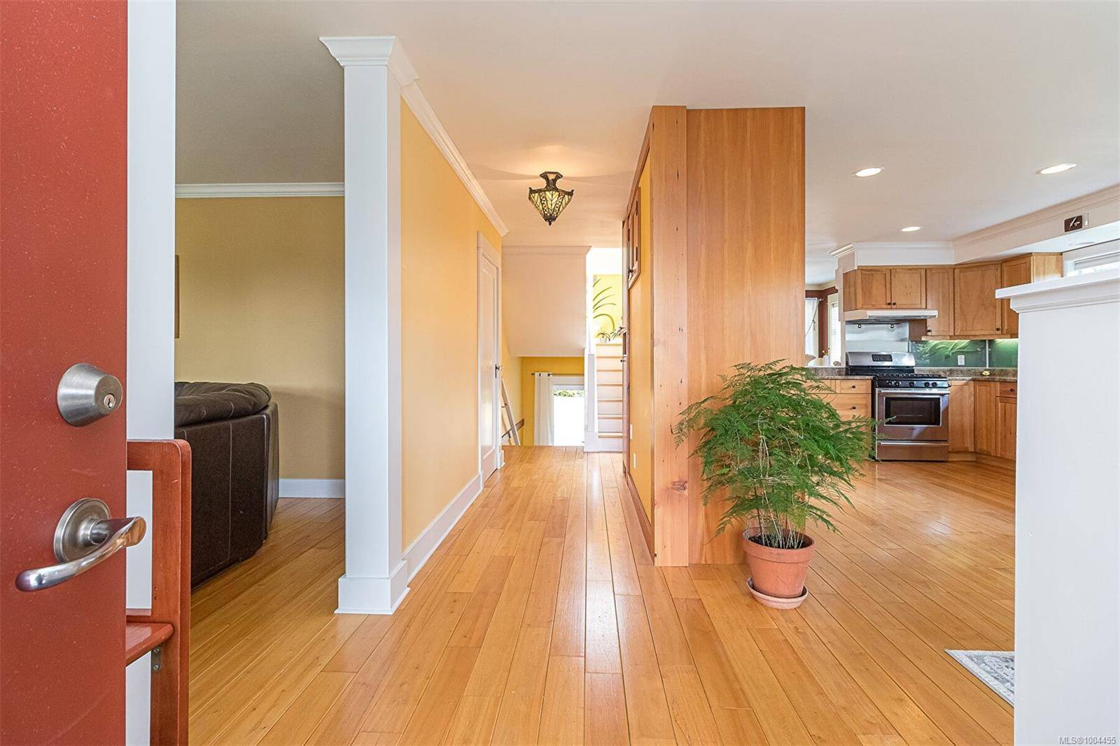 View Royal, BC V9B 1T4,281 Bessborough Ave