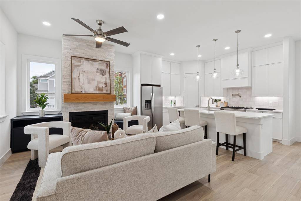 1000 W 10th Street, Dallas, TX 75208