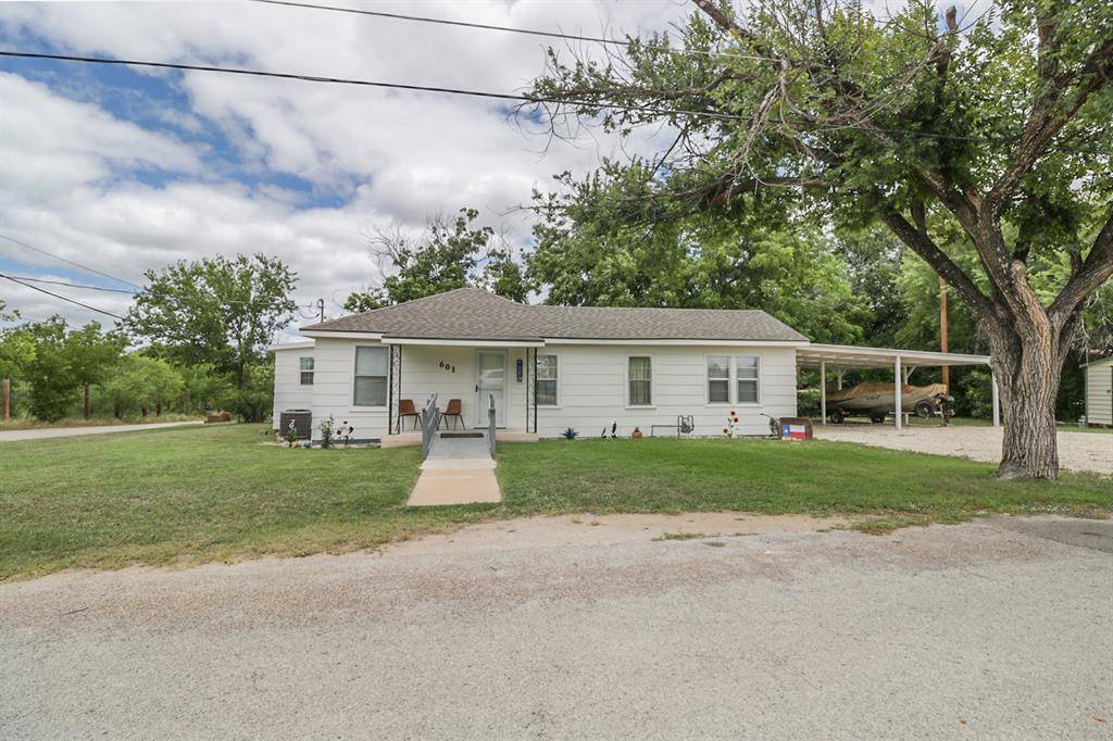 601 E 1st Street, Coleman, TX 76834