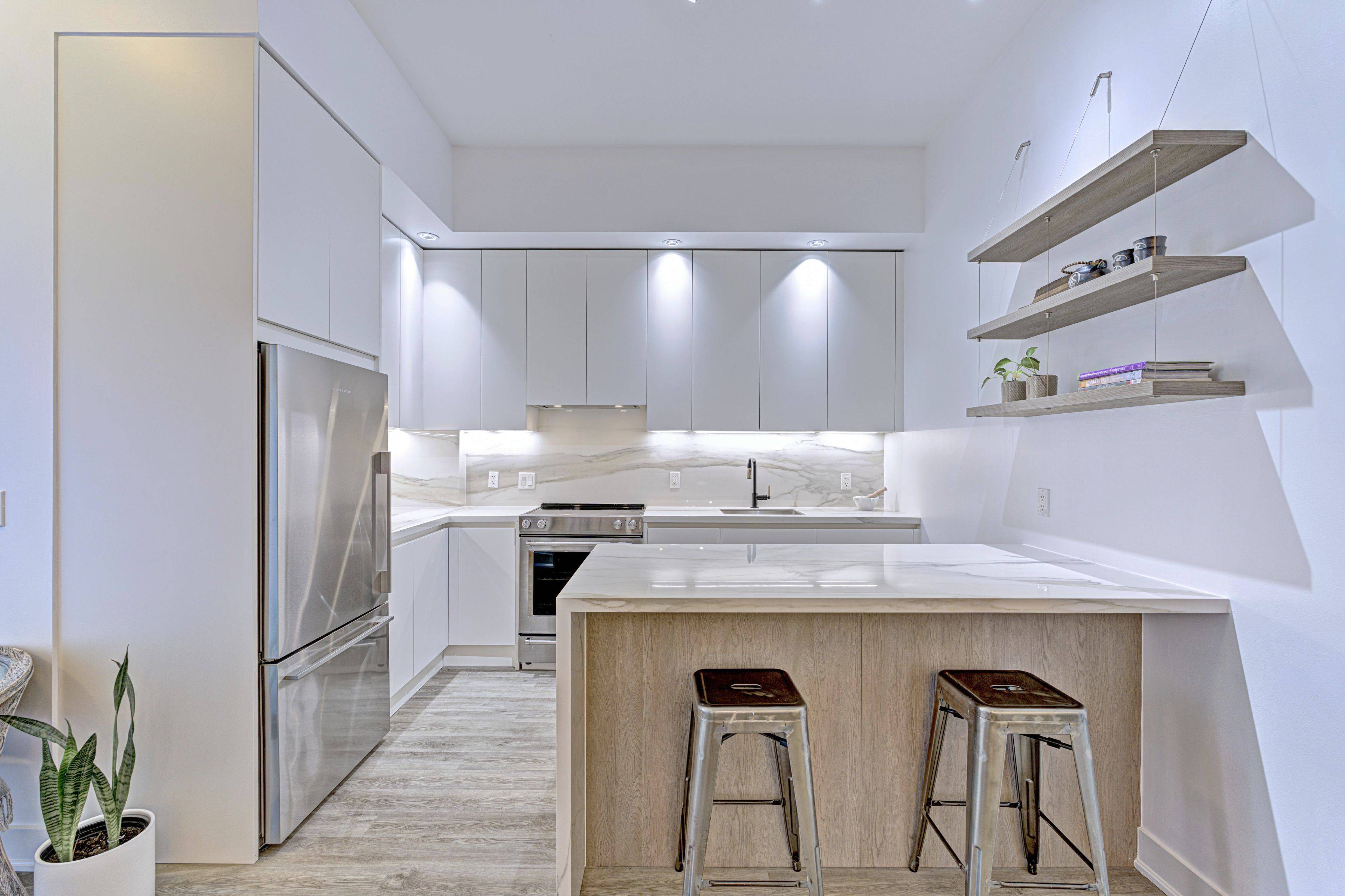 Toronto C08, ON M4Y 0A4,28 LINDEN ST #103