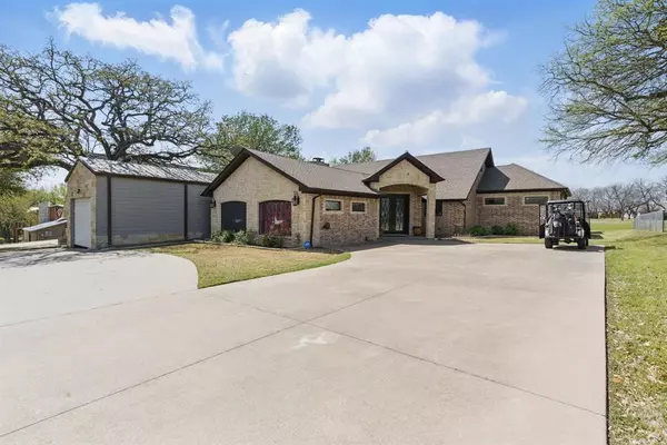 Granbury, TX 76049,5014 Largo Drive