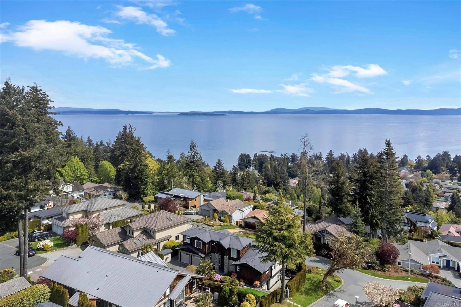 Saanich, BC V8Y 3K6,943 Sea ridge Lane