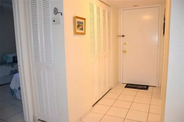 Pompano Beach, FL 33060,255 N Cypress Rd #342