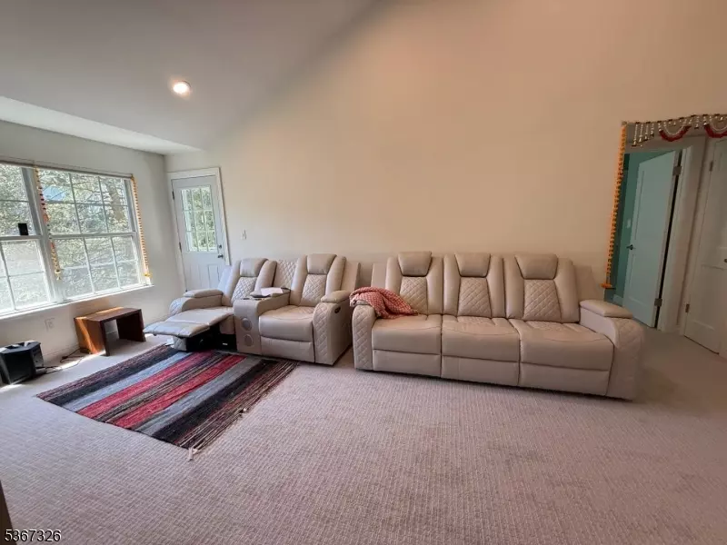 1254 Garrison Ct, Mahwah Twp., NJ 07430