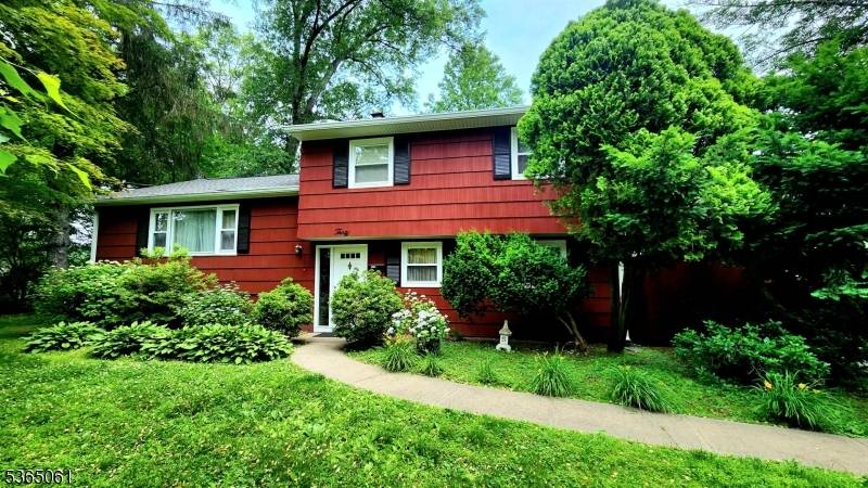 30 Lake Dr, Parsippany-troy Hills Twp., NJ 07005