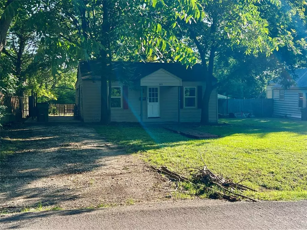 Waxahachie, TX 75165,801 W Jefferson Street