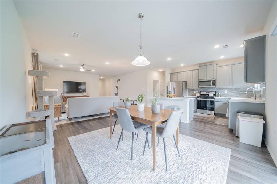 1304 Coyote Ridge, Aubrey, TX 76227
