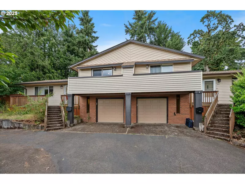 430 E HEREFORD ST, Gladstone, OR 97027