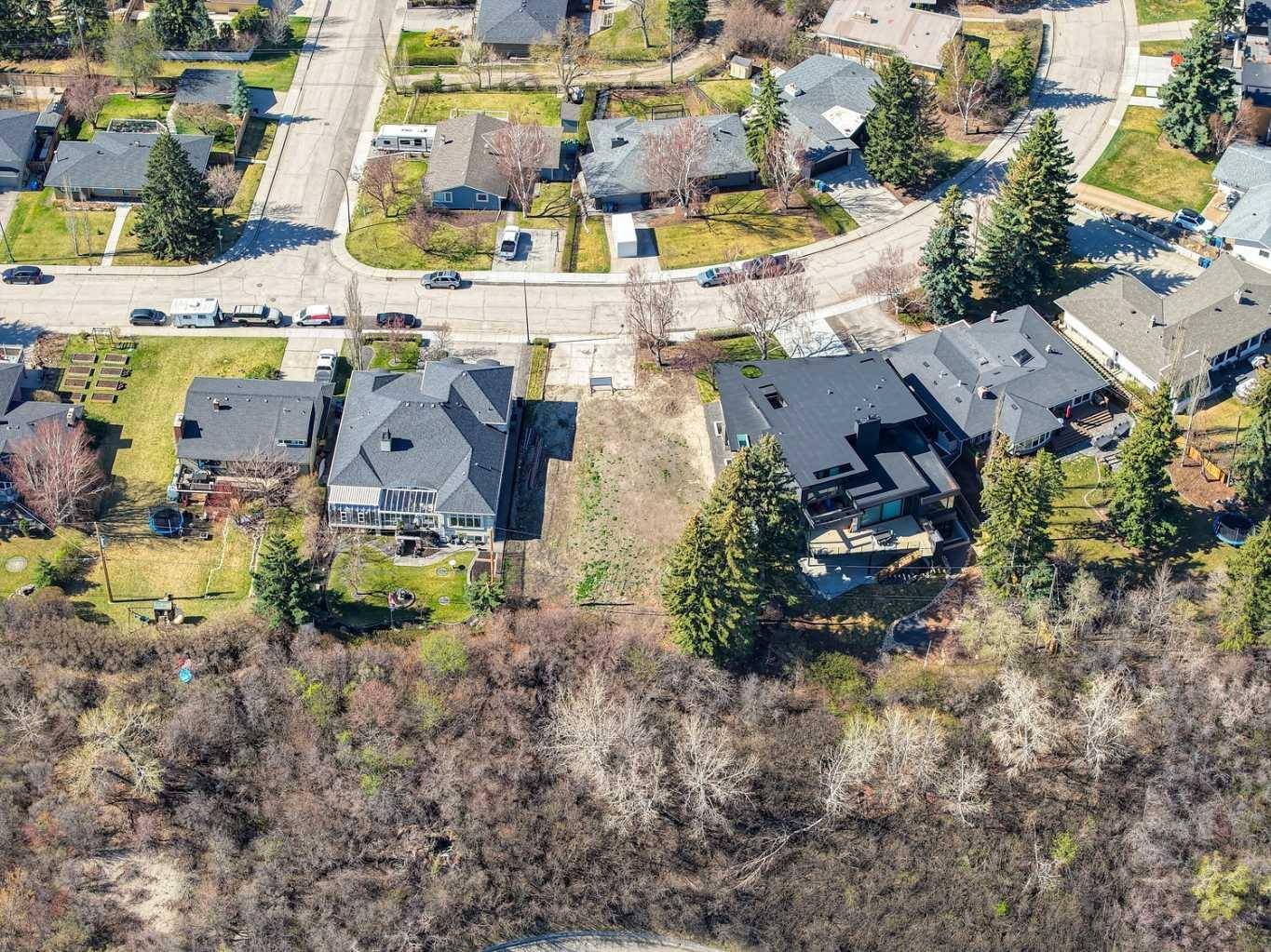 Calgary, AB T3C 2M2,2412 Sovereign CRES Southwest