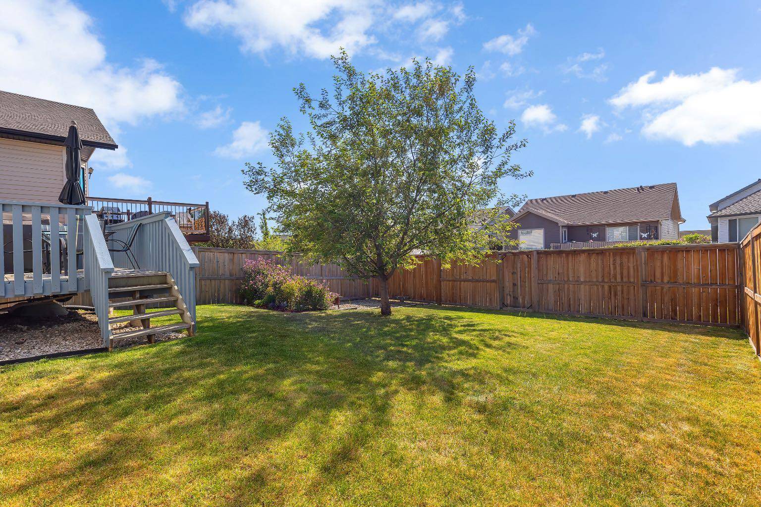 Airdrie, AB T4A 2C3,19 Thornbird WAY SE