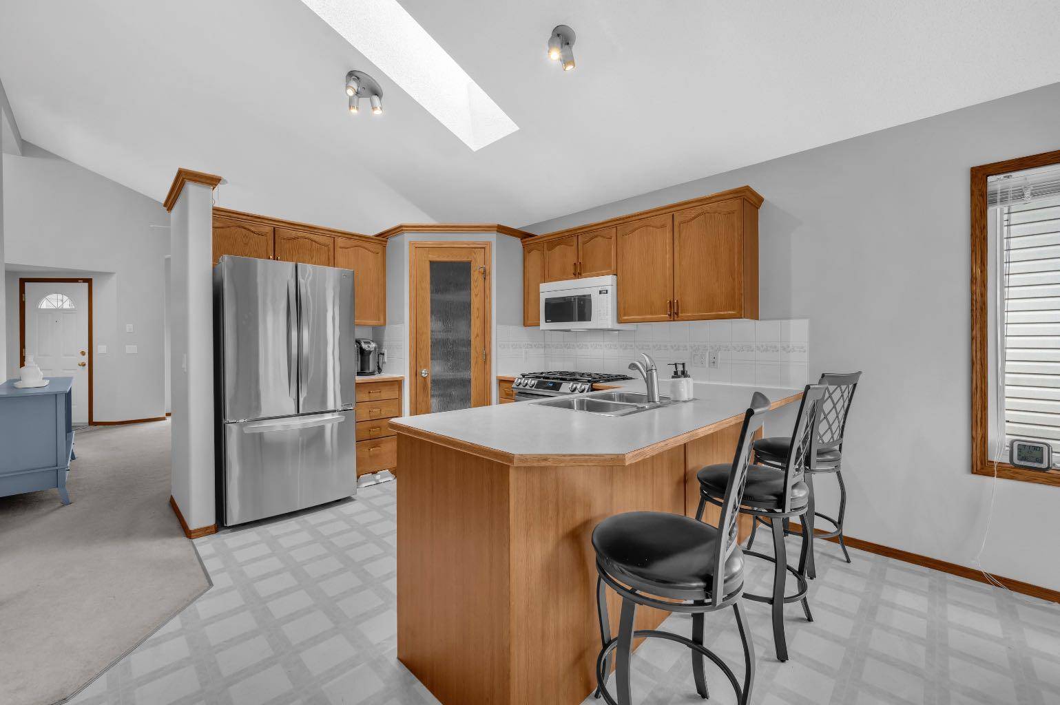 Airdrie, AB T4A 2C3,19 Thornbird WAY SE