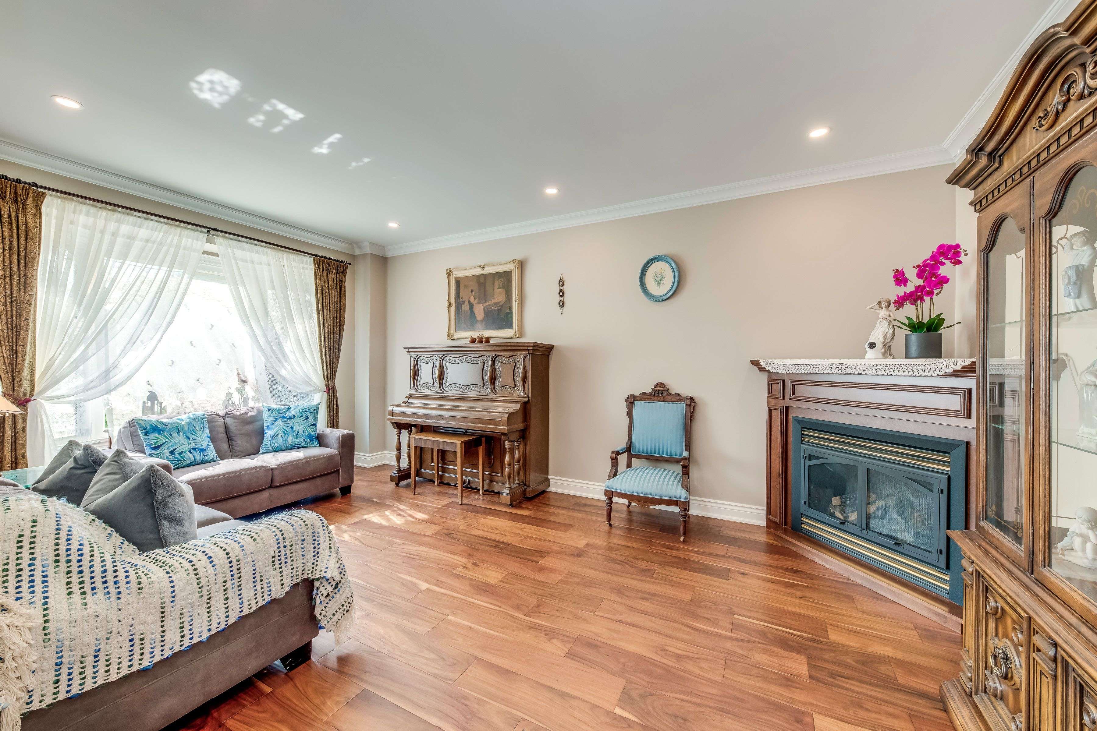 Oakville, ON L6M 2V1,1311 Playter PL