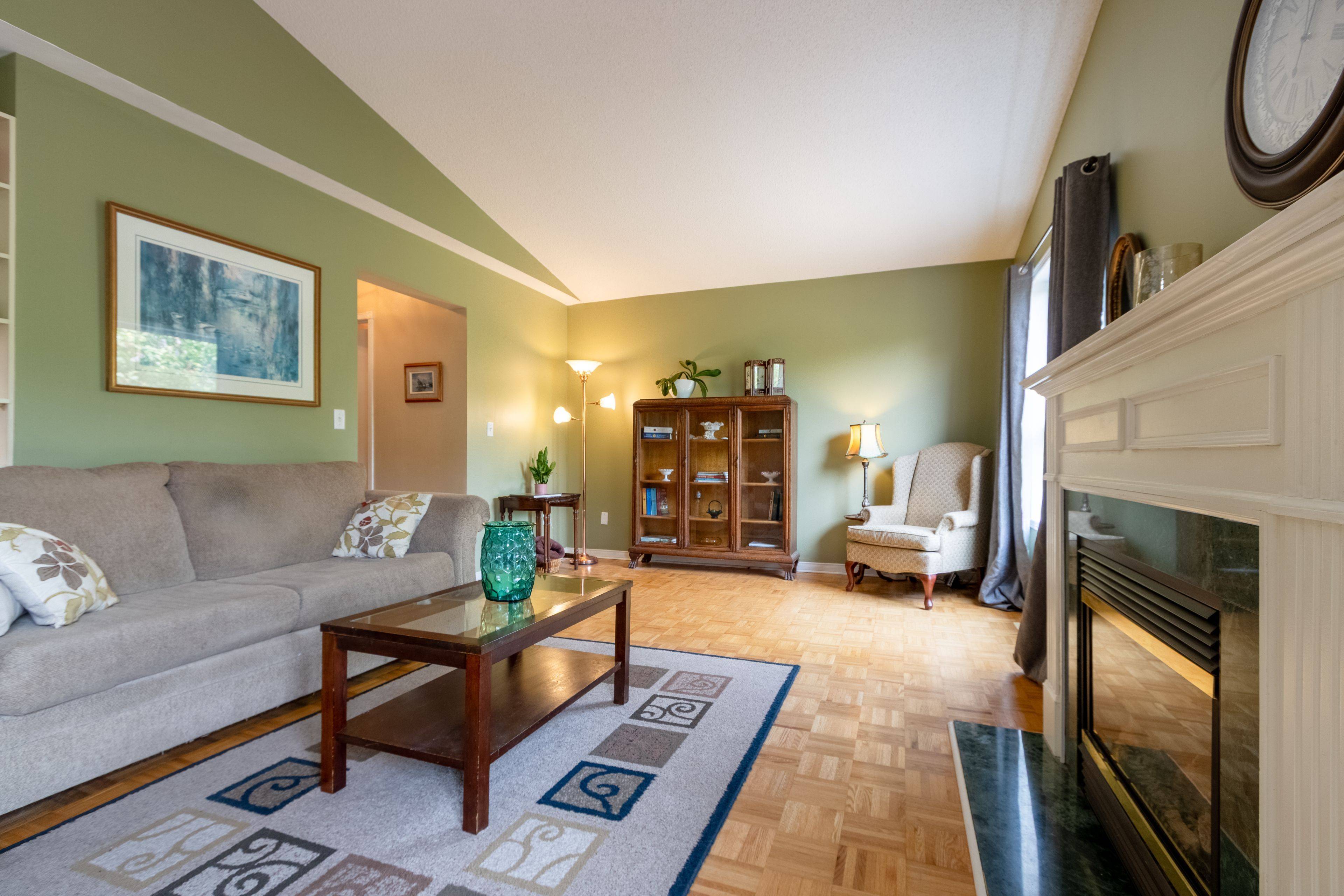 Mississauga, ON L5V 2K3,5817 Sidmouth ST