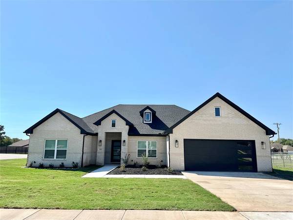 303 Third,  Lindsay,  TX 76250