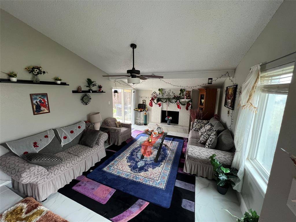 Garland, TX 75044,2809 Royalty Drive
