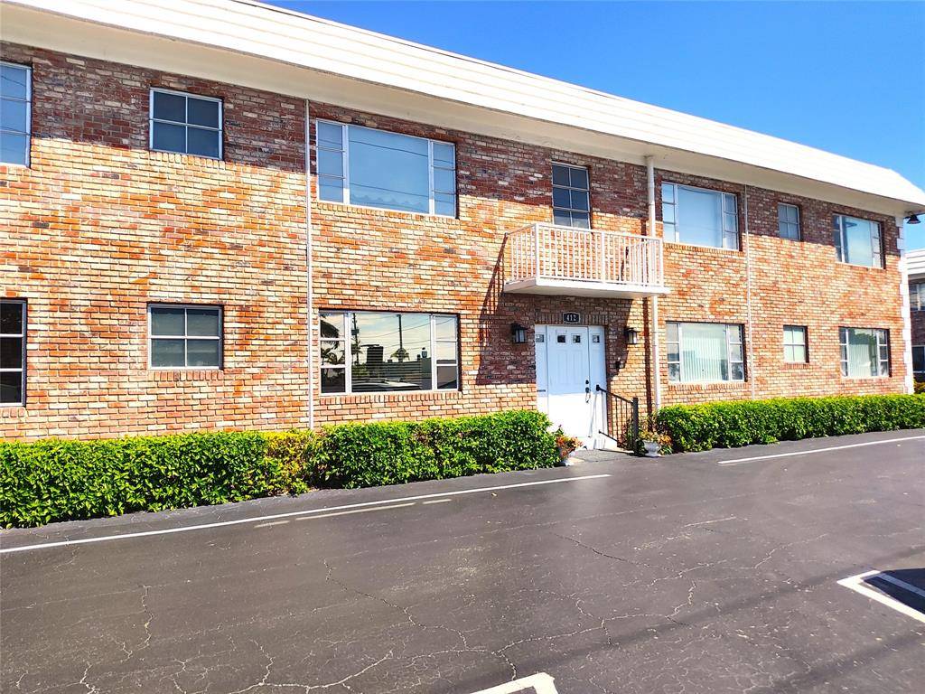 Pompano Beach, FL 33060,412 S Cypress Rd #205