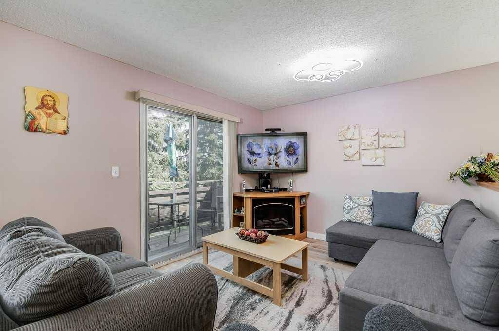 Okotoks, AB T1S 1H8,109 Stanley AVE #A