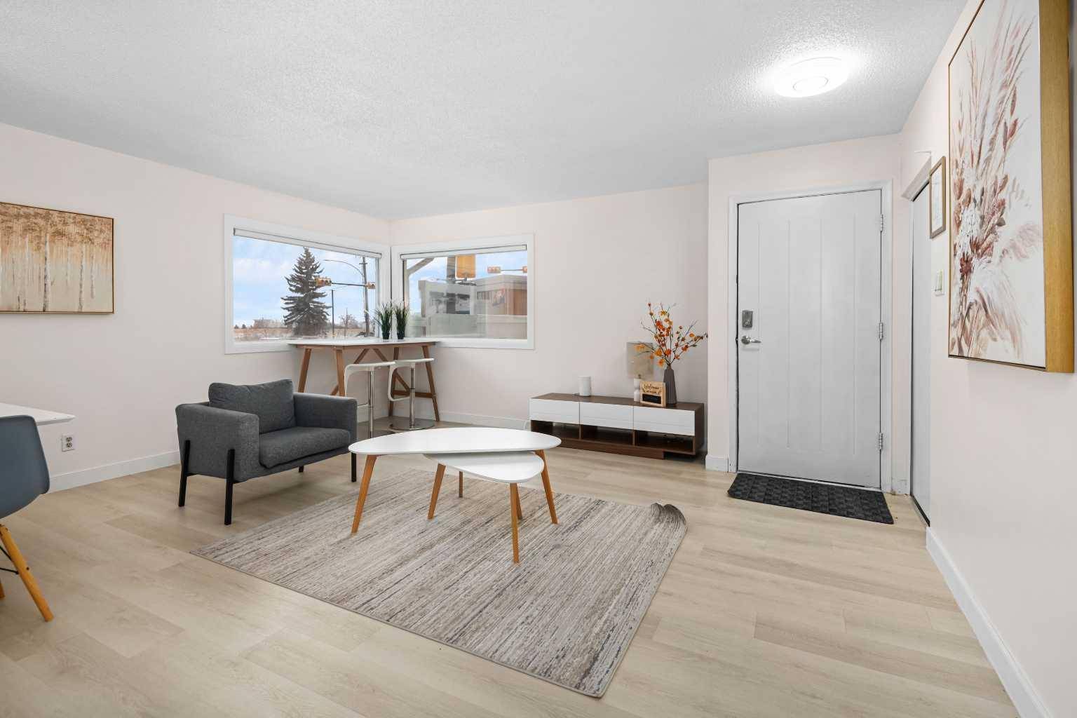 Calgary, AB T2K1J6,4504 14 ST NW