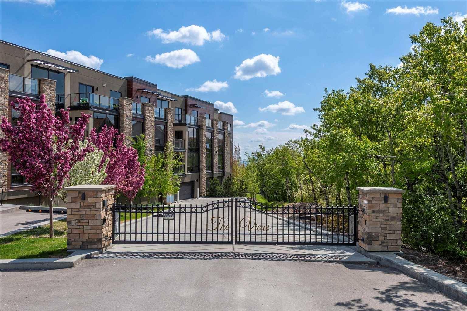 Calgary, AB T3H 6C3,15 Cougar Ridge LNDG Southwest #313