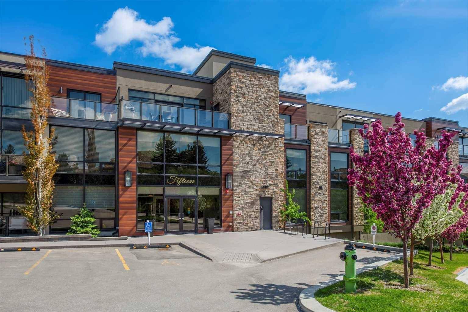 Calgary, AB T3H 6C3,15 Cougar Ridge LNDG Southwest #313