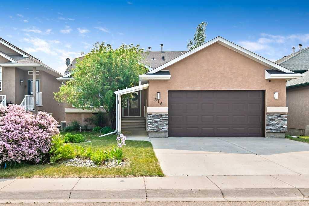 High River, AB T1V 1W7,316 Lineham Acres DR Northwest