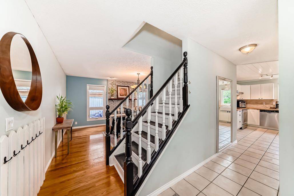 Calgary, AB T3G 3B2,75 Hawkley Valley RD NW