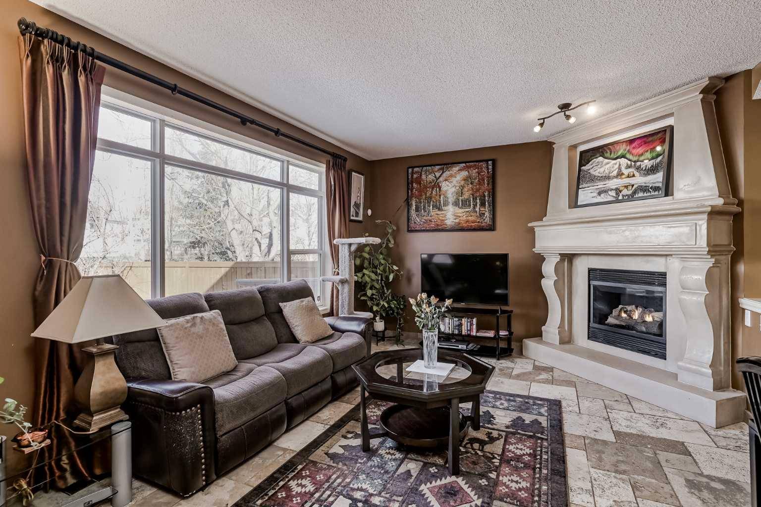Calgary, AB T2Z 4L2,66 Copperfield Close SE