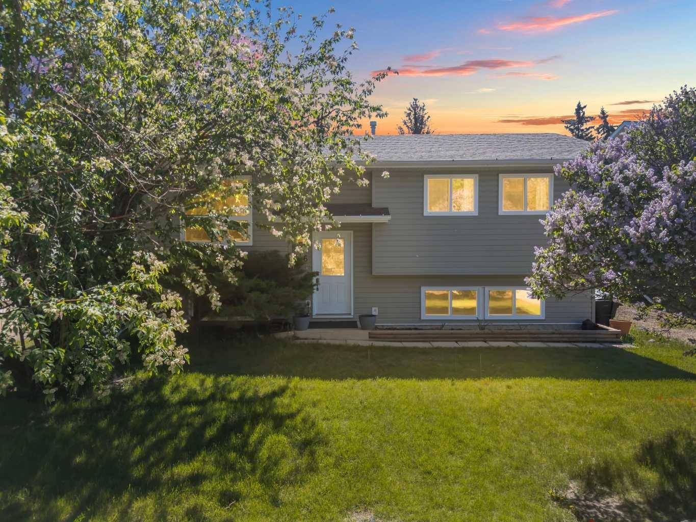 46 Heritage DR, Lacombe, AB T4L 1N7