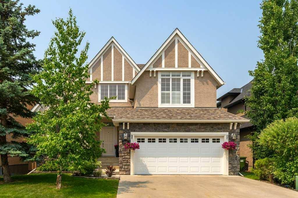 242 Discovery Ridge Bay SW, Calgary, AB T3H 5T7