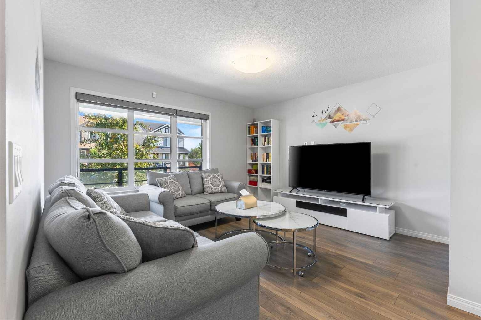 Calgary, AB T2Z 1H9,8 Copperpond AVE Southeast