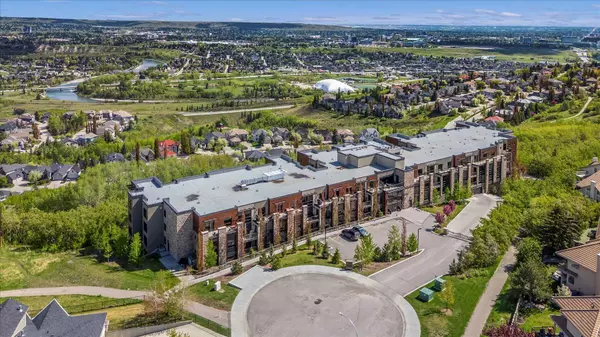 Calgary, AB T3H 6C3,15 Cougar Ridge LNDG SW #313