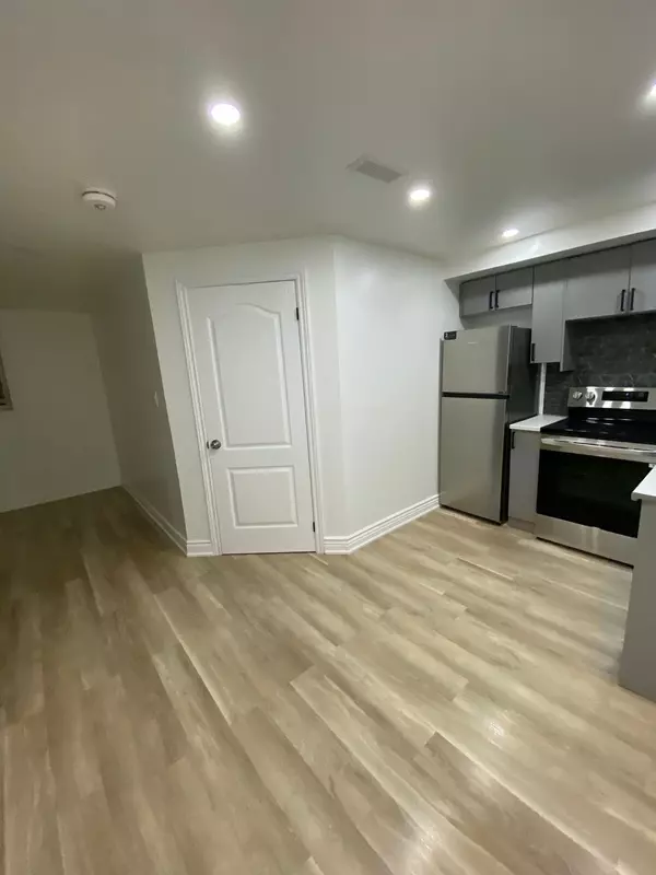 Welland, ON L3B 0N2,199 PORT CRES #LOWER