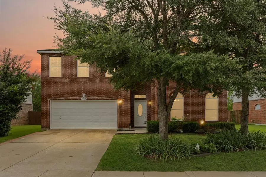 7704 Swan Park Drive, Denton, TX 76210