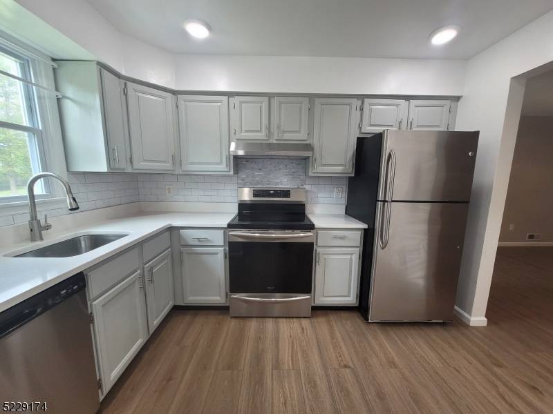67 Commonwealth Dr, Bernards Twp., NJ 07920