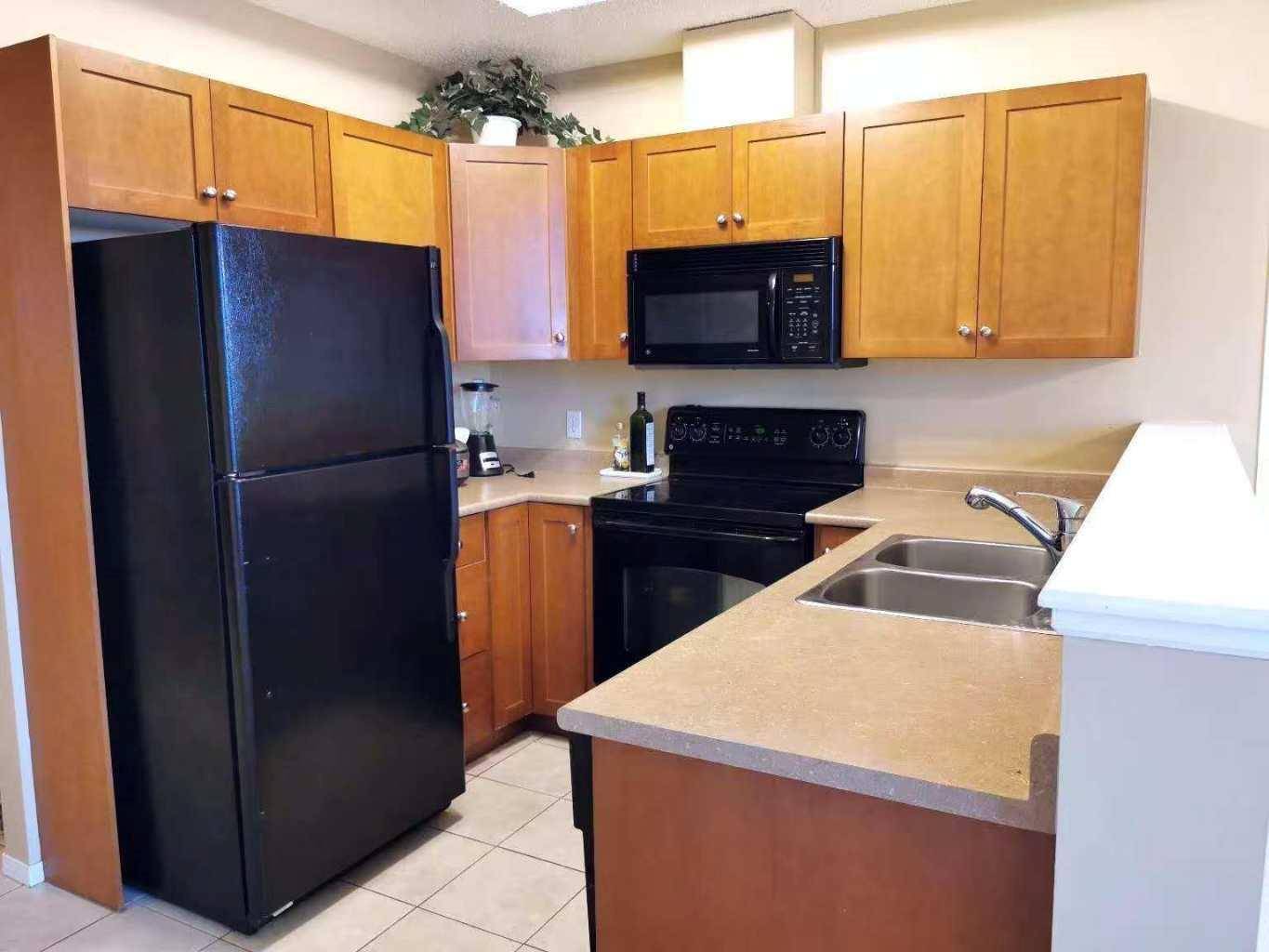 Calgary, AB T2R 1S6,1053 10 ST SW #1213