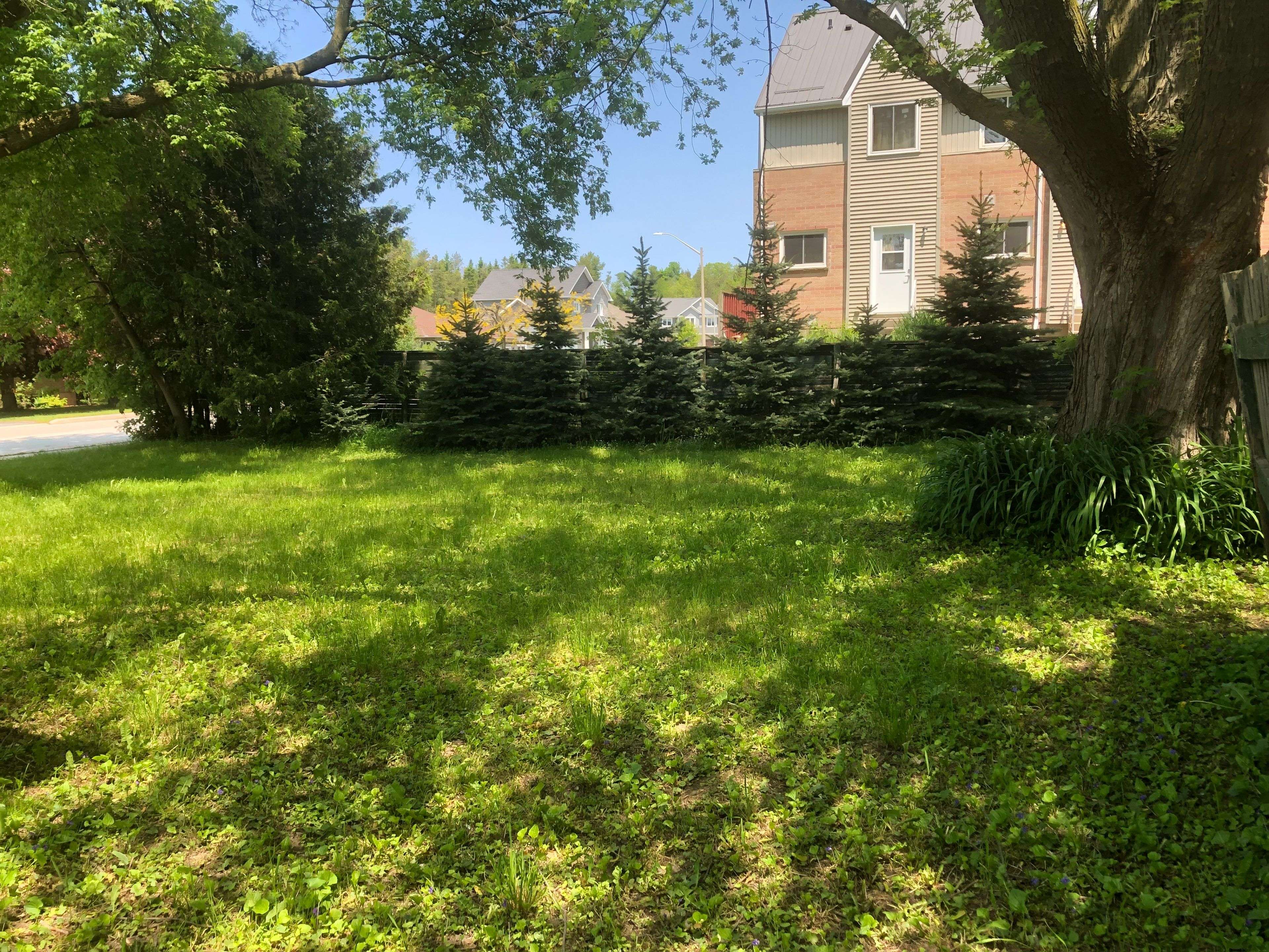 Kincardine, ON N2Z 1W1,535 RUSSELL ST