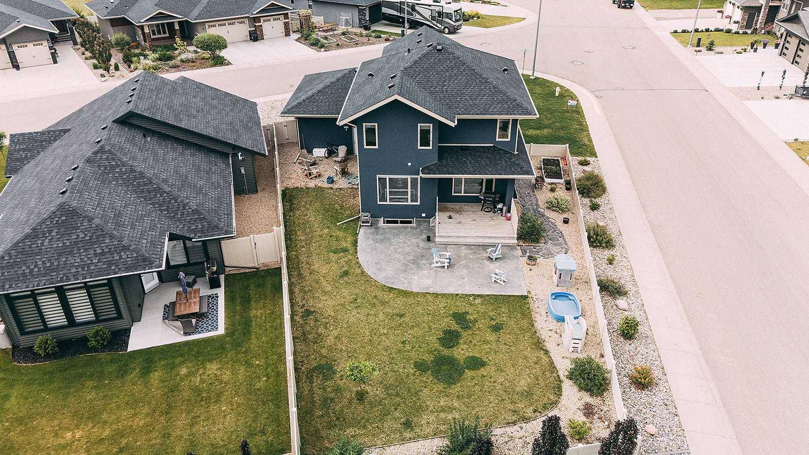 Lacombe, AB T4L 0J1,2 Meadow Close