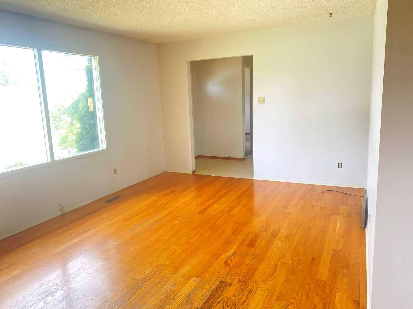 Calgary, AB T2K5E6,6807 Huntchester RD Northeast