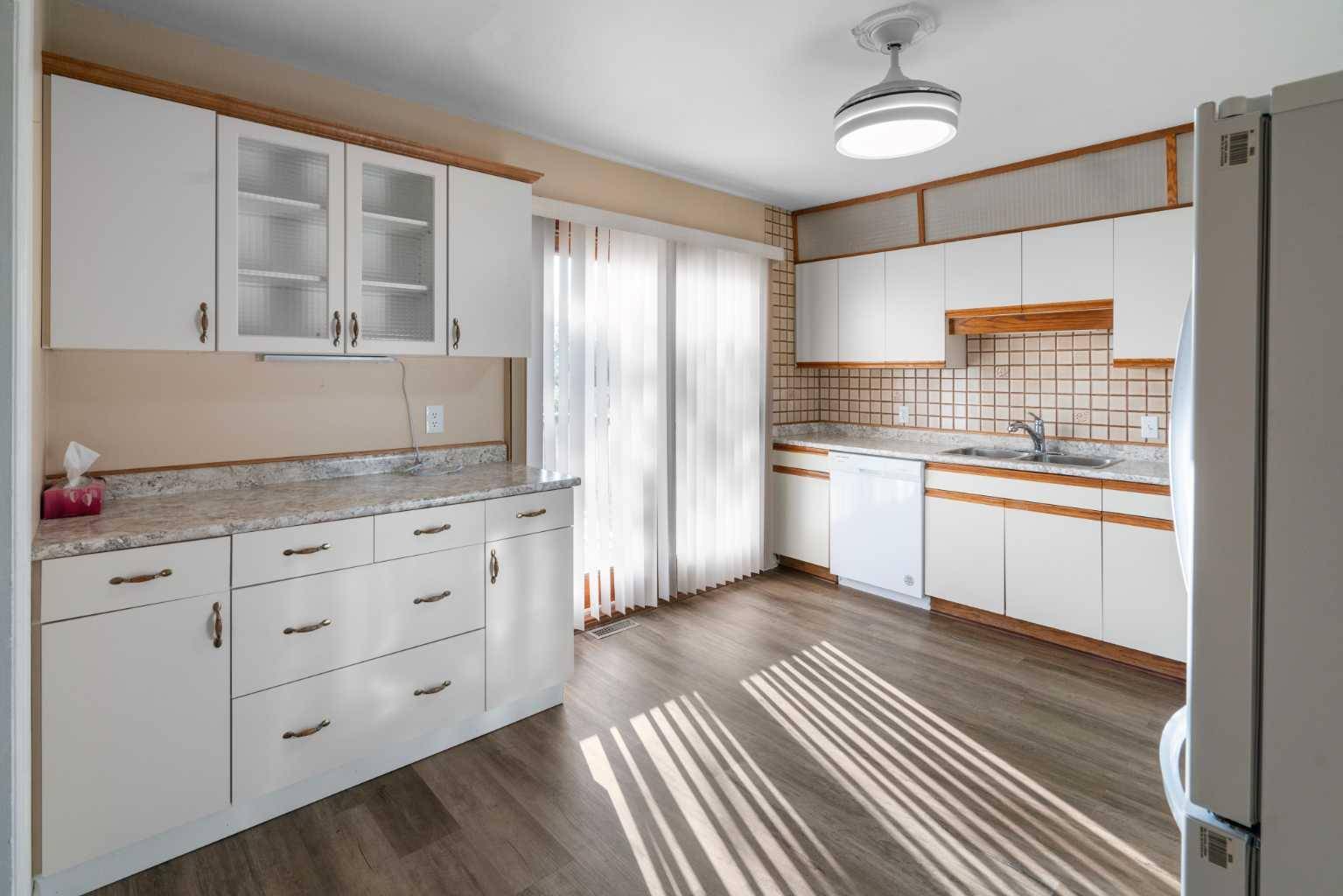 Stettler, AB T0C2L0,4718 52 ST