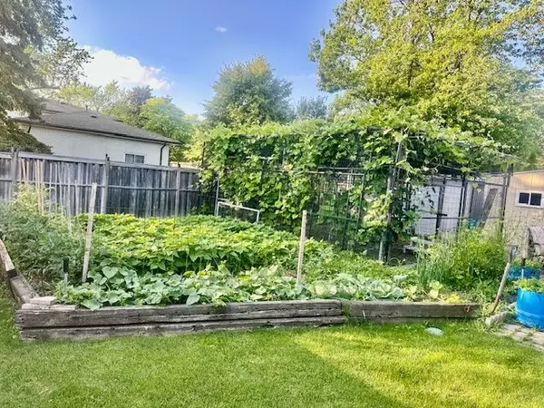 Brampton, ON L6W 1E7,36 Watson CRES